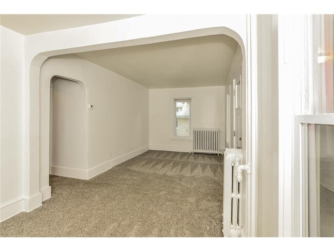 Building Photo - 250 N Irving Ave