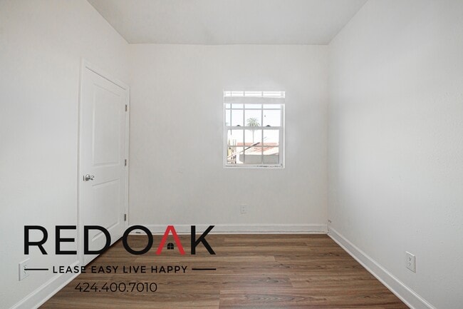 Building Photo - 731 W 46th St