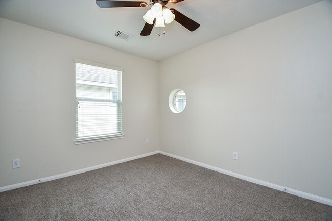 Building Photo - 1115 Eden Park Ln