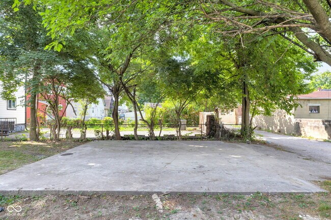 Building Photo - 3160 Graceland Ave