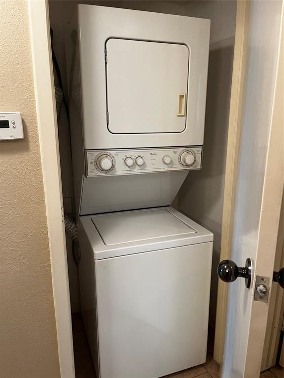 Building Photo - 3919 Fairmont Pkwy