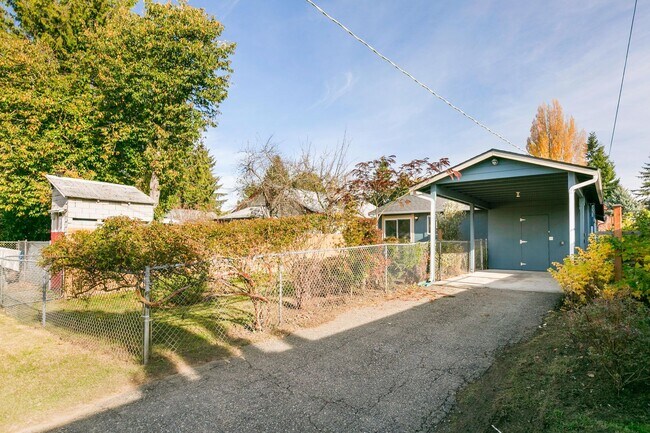 Building Photo - 3Bd/1Ba Seattle House