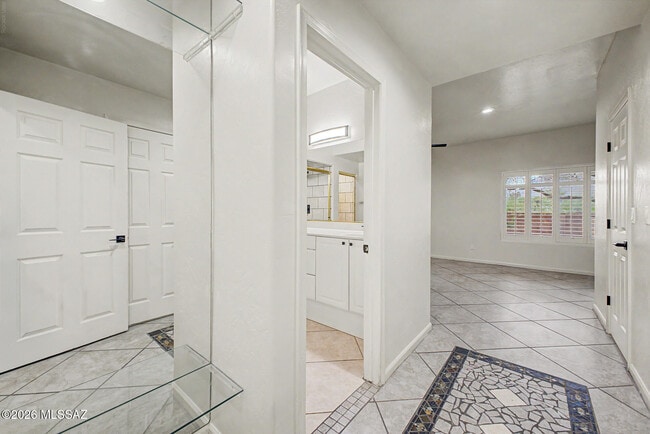 Building Photo - 5555 N Cres Ridge Dr