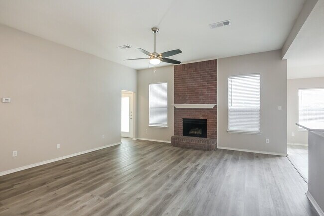 Building Photo - 828 Passive Dr