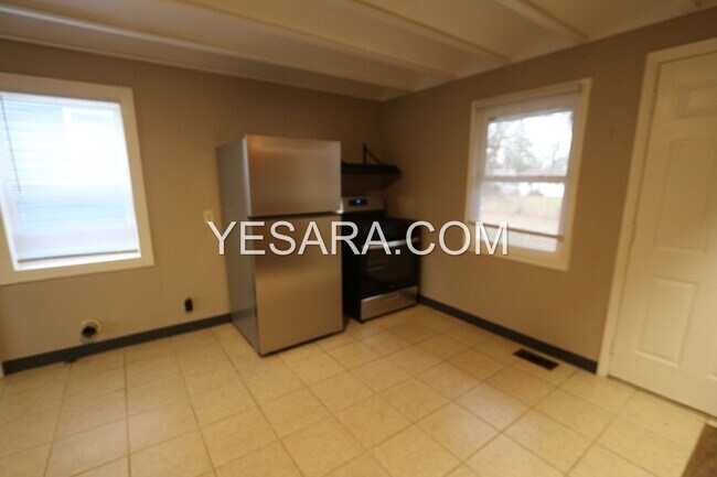 Building Photo - 112-112 Melrose Ct