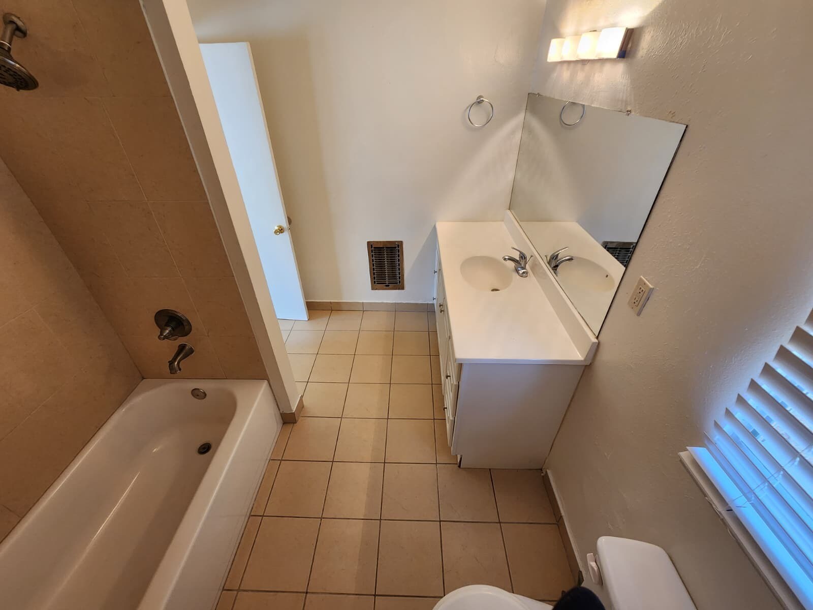 Building Photo - 4353 Don Tomaso Dr