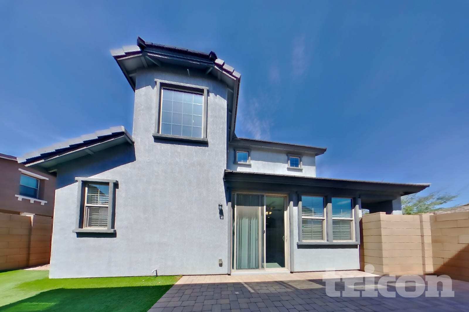 Building Photo - 323 N 56th Pl