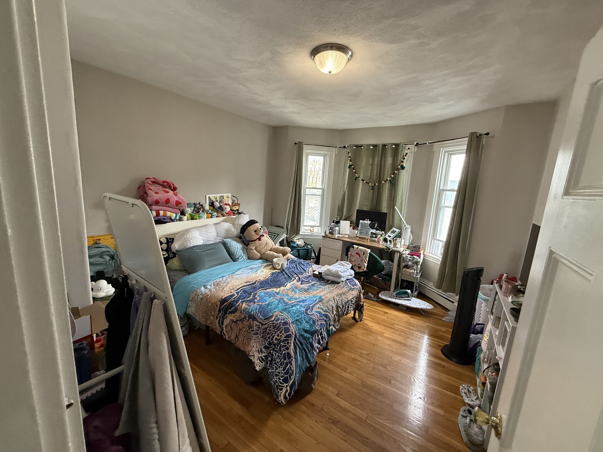 Bedroom 1 - available - 17 Wheeler St