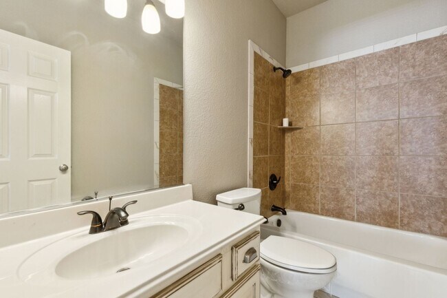 Building Photo - Elegant Living in Fountain Ridge – A Seren...
