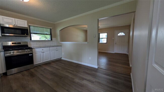 Building Photo - 809 Jacobs Ln