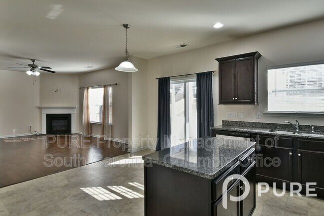 Building Photo - 161 Crimson Queen Dr