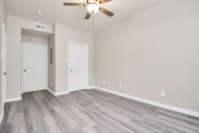 Building Photo - 2222 Maroneal St