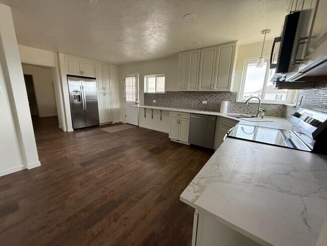 Building Photo - 9375 CO-66