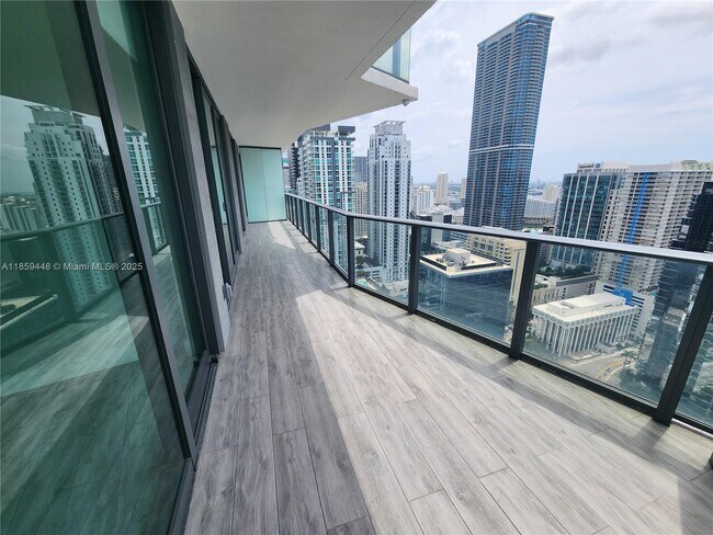 Primary Photo - 1300 S Miami Ave