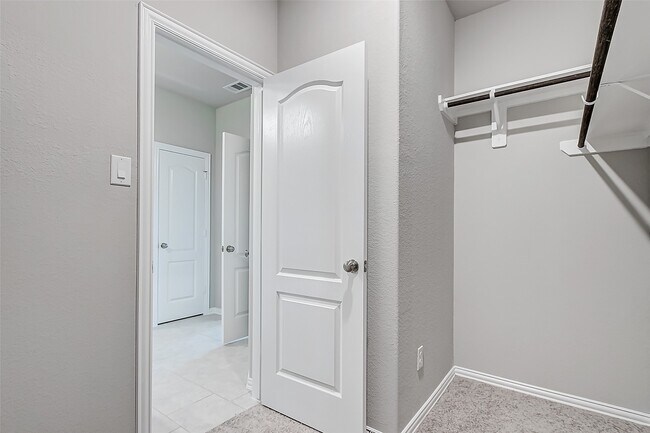 Building Photo - 31322 Spotted Saddle Hollow