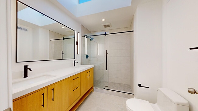 Building Photo - 50 Corte Real