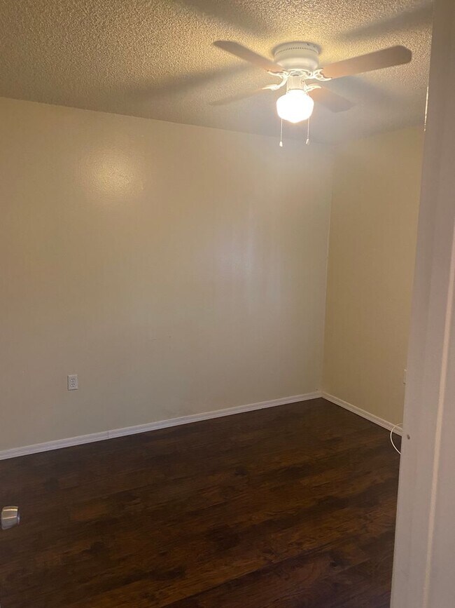 Building Photo - Sparkman Triplex
