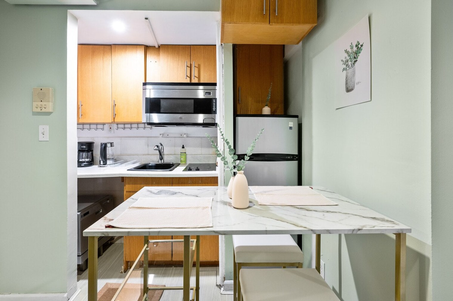 Building Photo - 252 E 33rd St