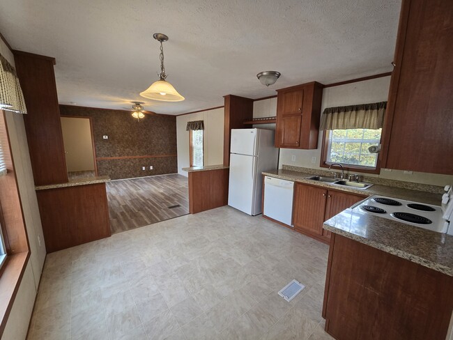 Primary Photo - 3783 NY-32