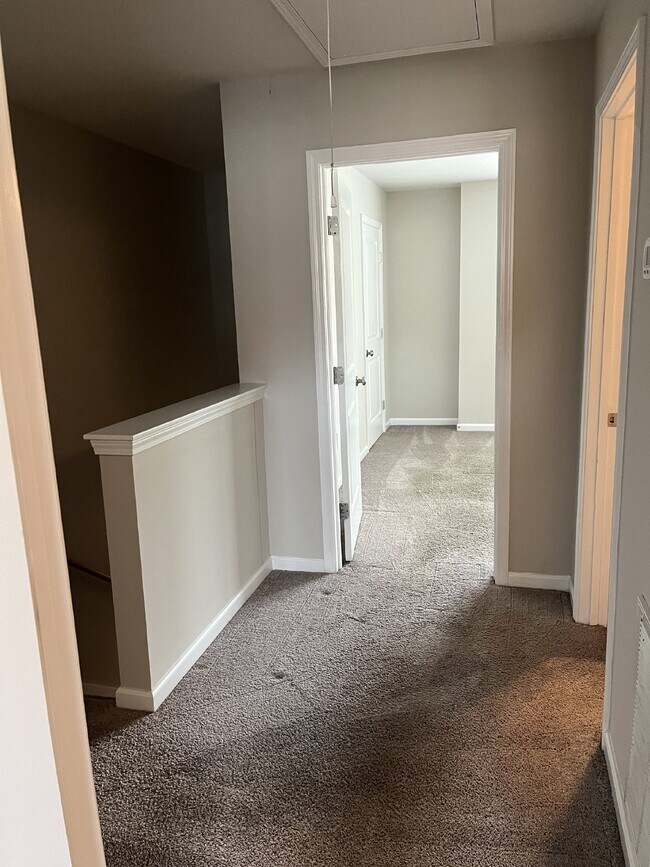 Building Photo - Cozy and Convenient Condo Living at Cambridge Condos in Gallatin, TN - 1192 sq ft Unit Available!