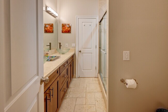 Building Photo - 2150 Tanbark Ln