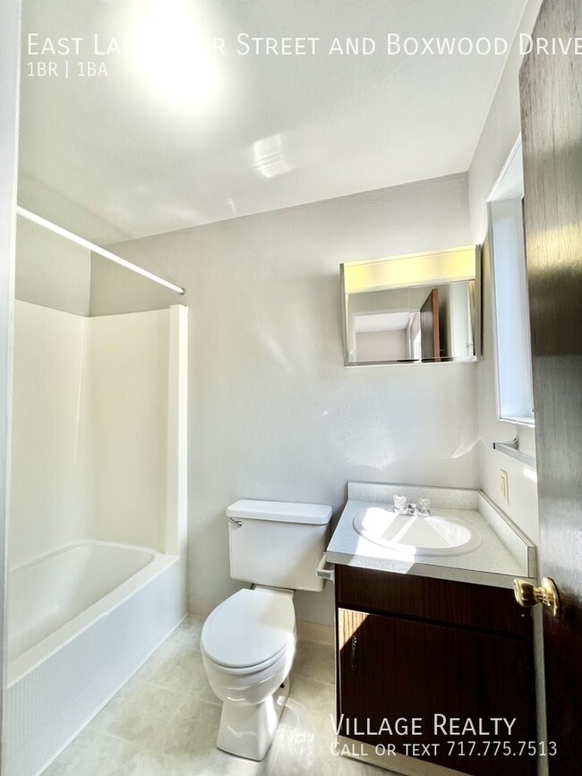 Building Photo - Budget-friendly 1-Bed w/ On-Site Laundry &...