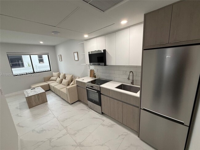 Building Photo - 944 Jefferson Ave