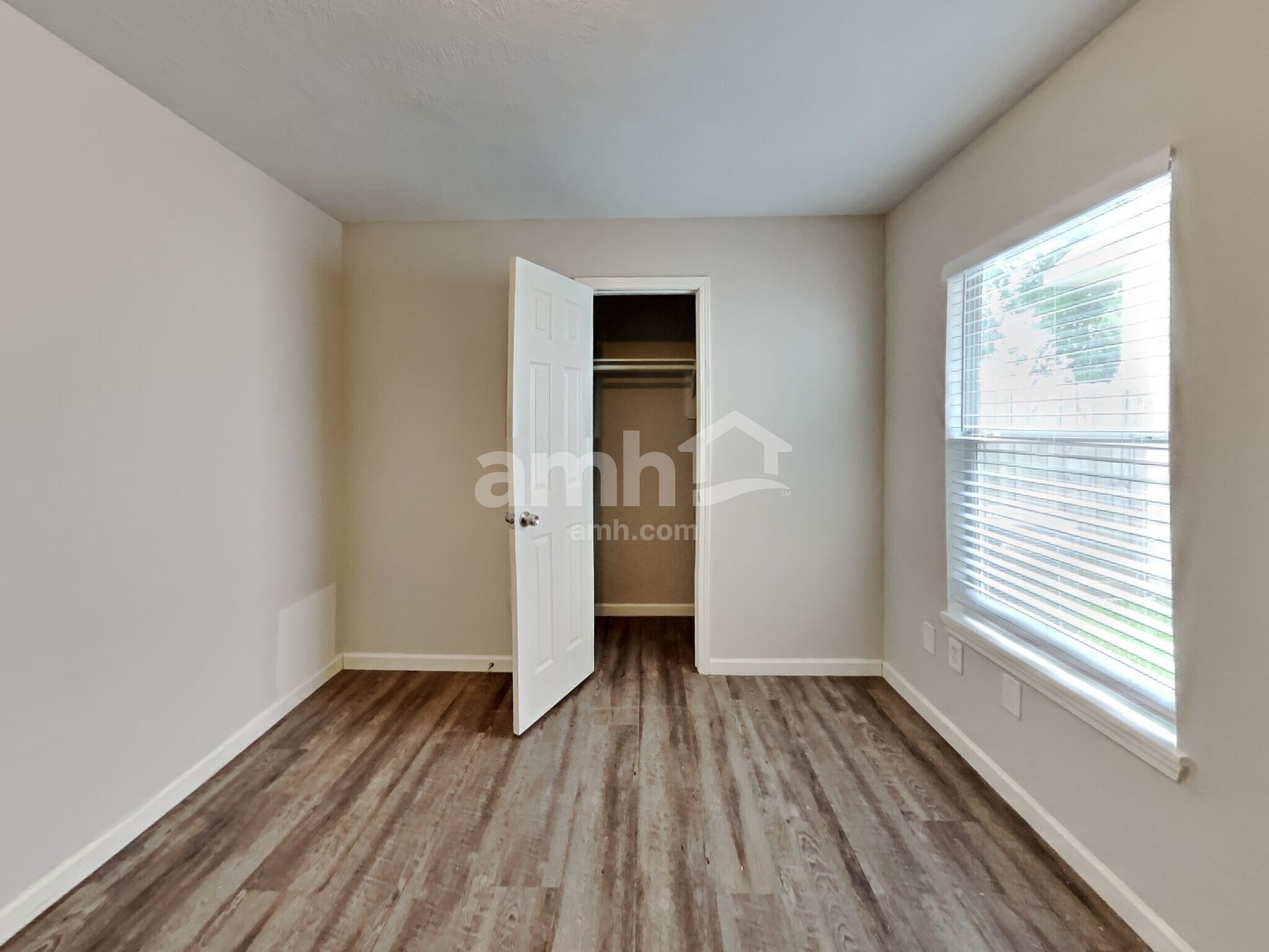 Building Photo - 18347 Austin Oak Ln