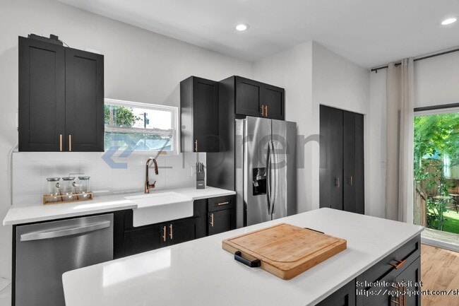 Building Photo - 3002 N Highland Ave