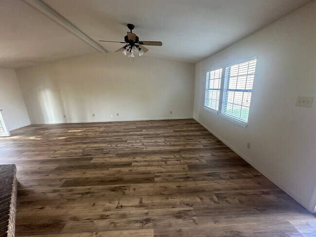 Building Photo - 2601 Driskill Dr
