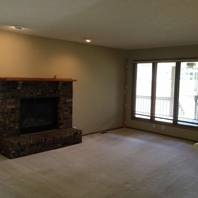 Building Photo - 7221 Hyperion Point Dr