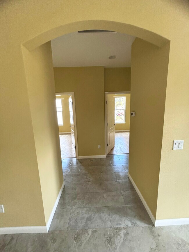 Building Photo - 3 Wilden Pl