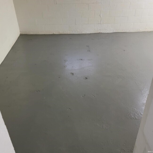 Building Photo - 2026 Shaw Ave