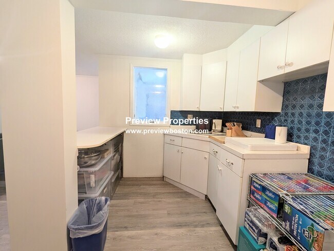 Building Photo - 17 Matchett St