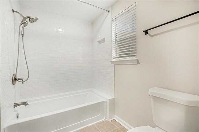 Building Photo - 106 Ivy Green Ln SE