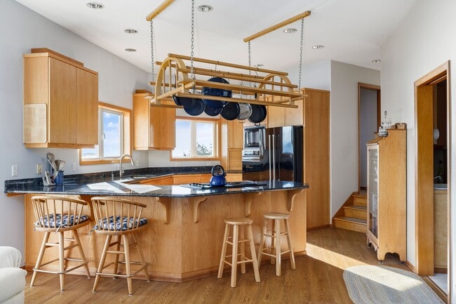 Building Photo - One Acre of Gorgeous Views and a Spacious ...