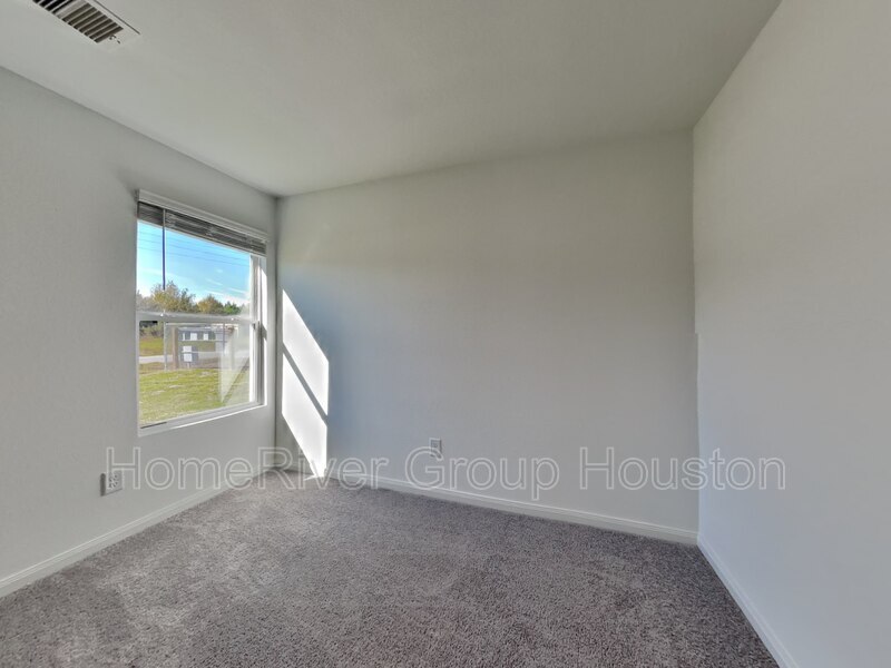 Building Photo - 18 Rd 5117
