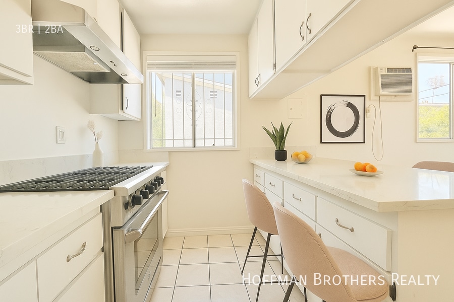 Building Photo - 5419 Harold Way