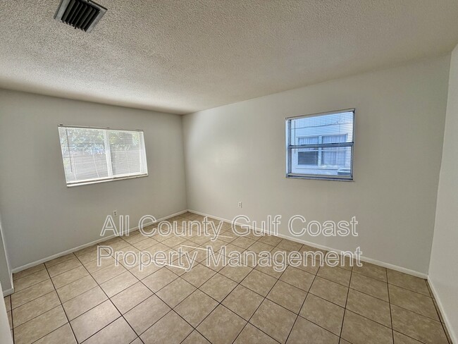 Building Photo - 2218 Flamingo Blvd
