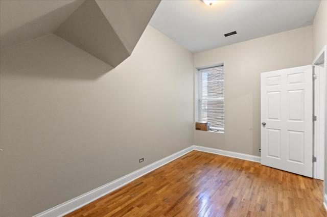 Building Photo - 2 bedroom in Chicago IL 60649