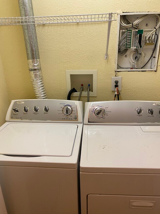 Building Photo - 163 Anderson Pl