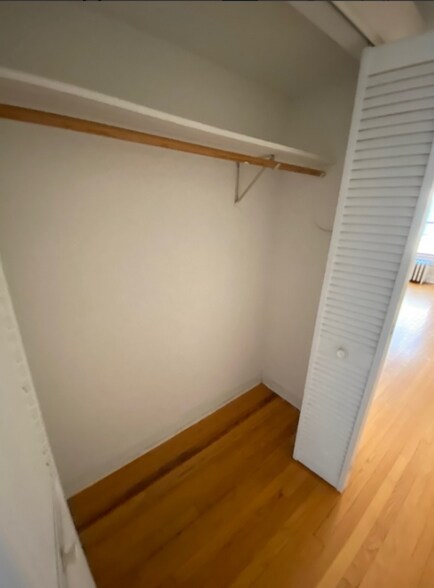 Building Photo - 4523 N Paulina St