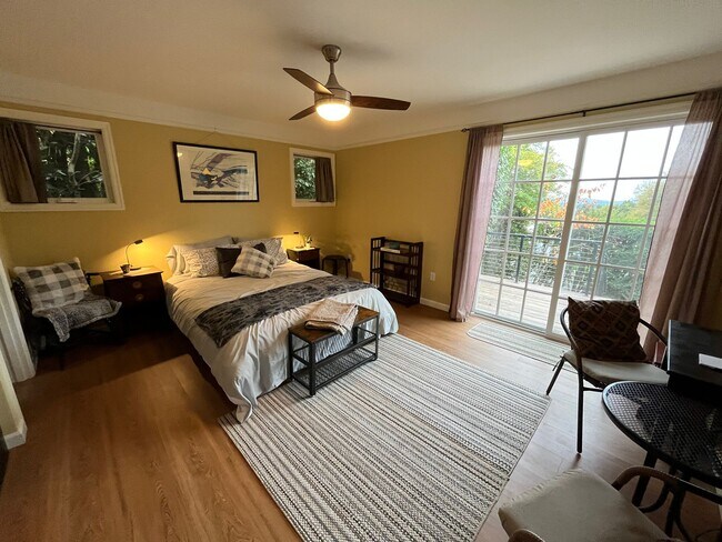 Building Photo - 6718 SW 36th Ave