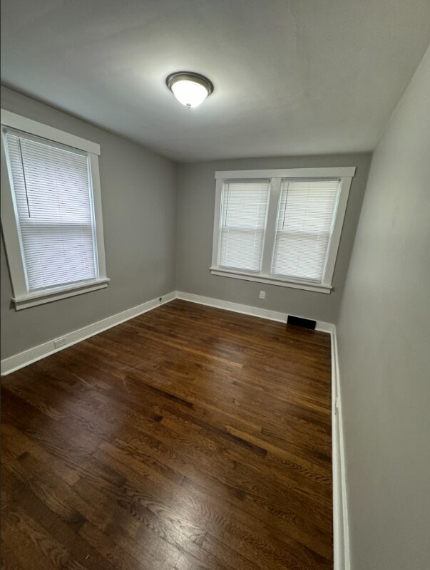 Building Photo - 662 Forest Ave