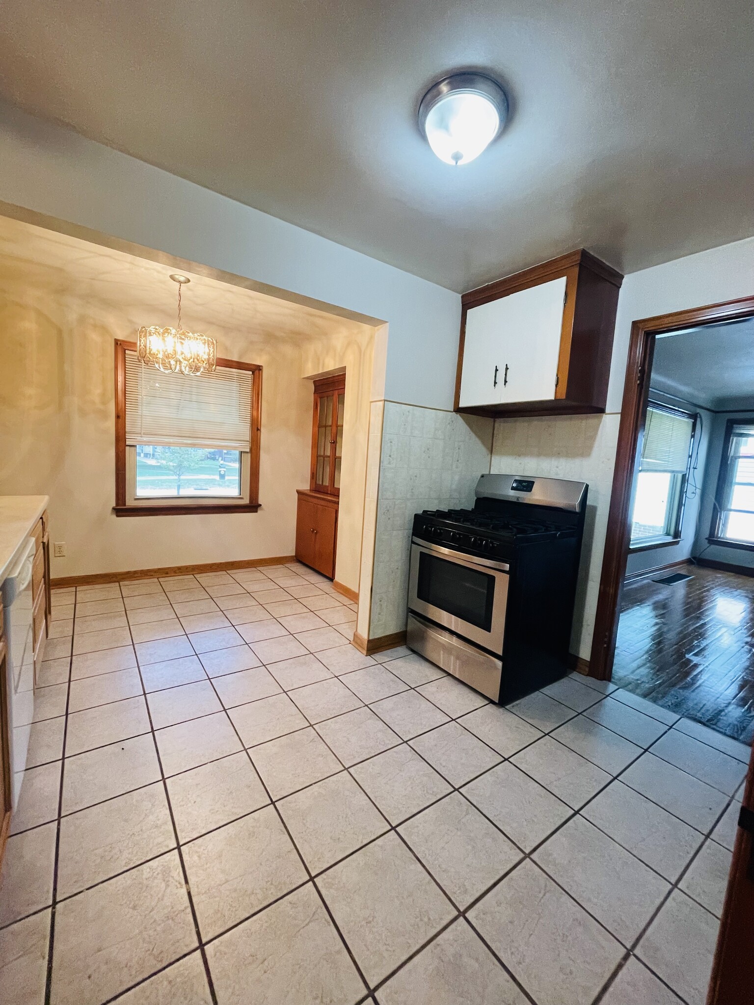 Kitchen - 3815 Washington Park Blvd