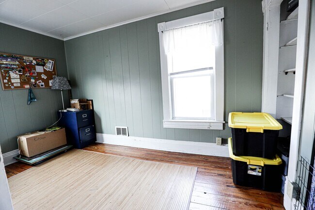 Building Photo - 670 Jones Ave