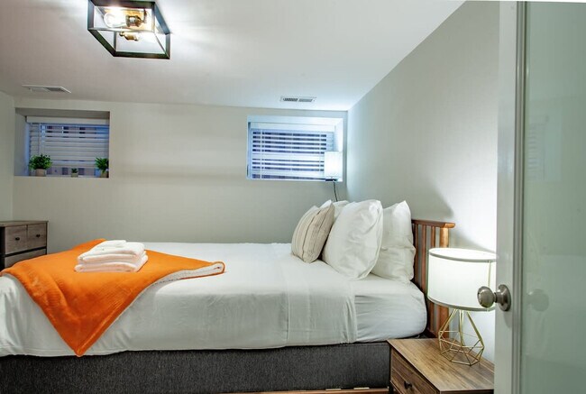 Building Photo - 824 Varnum St NW