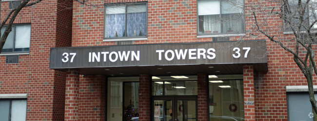 Building Photo - Intown Towers