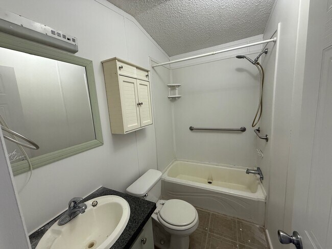 Building Photo - 329 Laureno Pl
