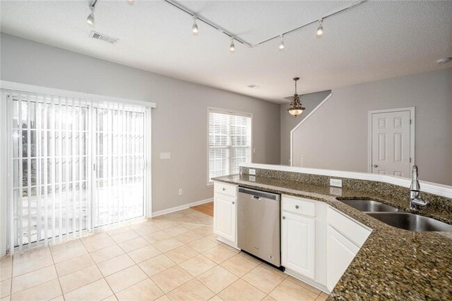 Building Photo - 380 Wittenridge Ct